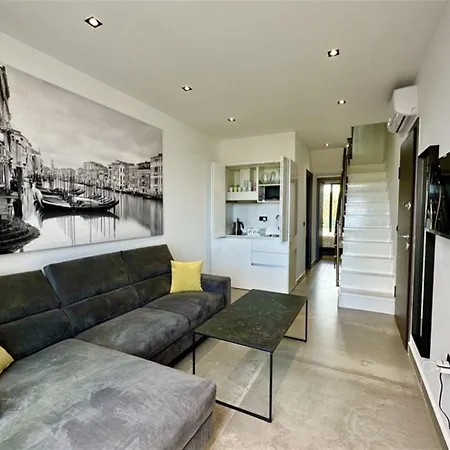 White Lion N2 Kallithea