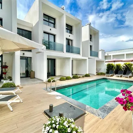 White Lion N2 Kallithea Apartmán *