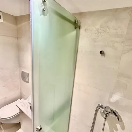 White Lion N2 Kallithea